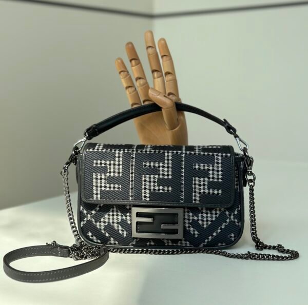 Fendi Baguette